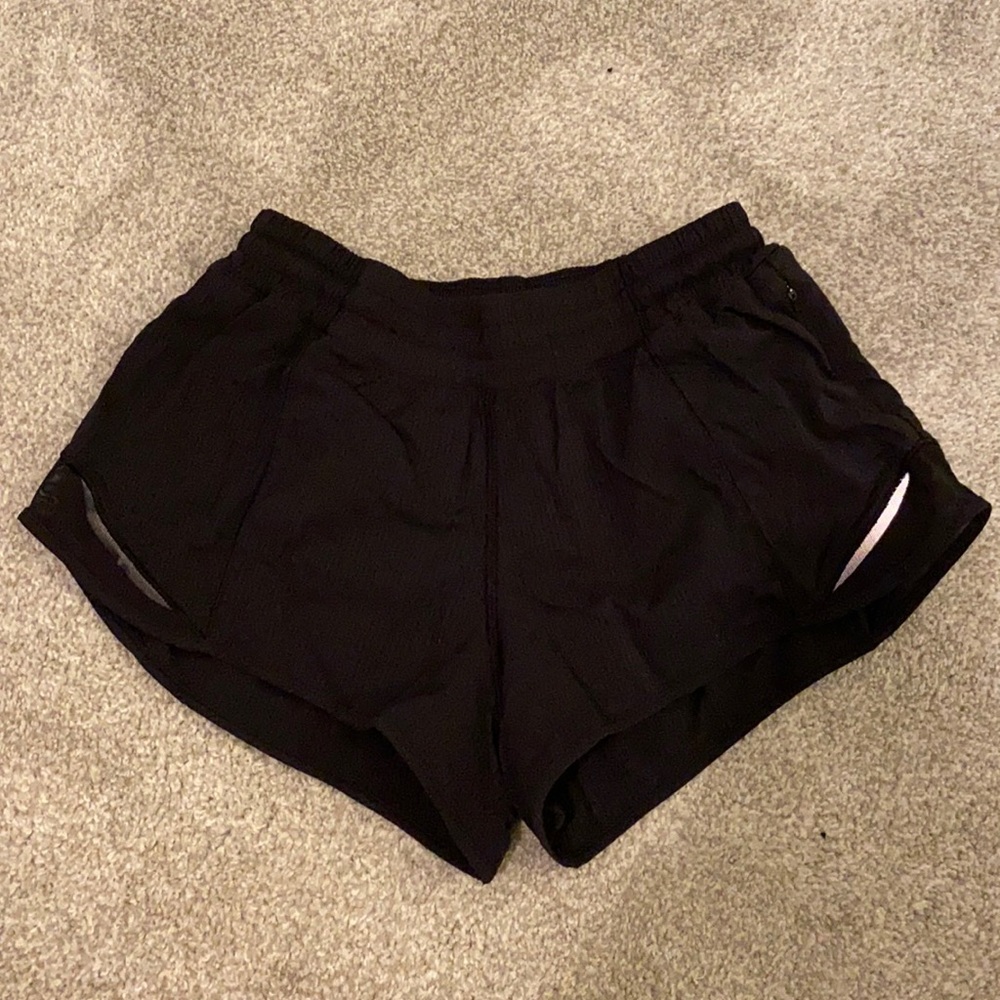 Lululemon Hotty Hot Shorts 2.5’ size 4